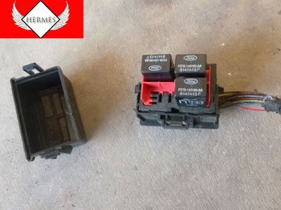 1998 Ford Expedition XLT - Relay Box 2
